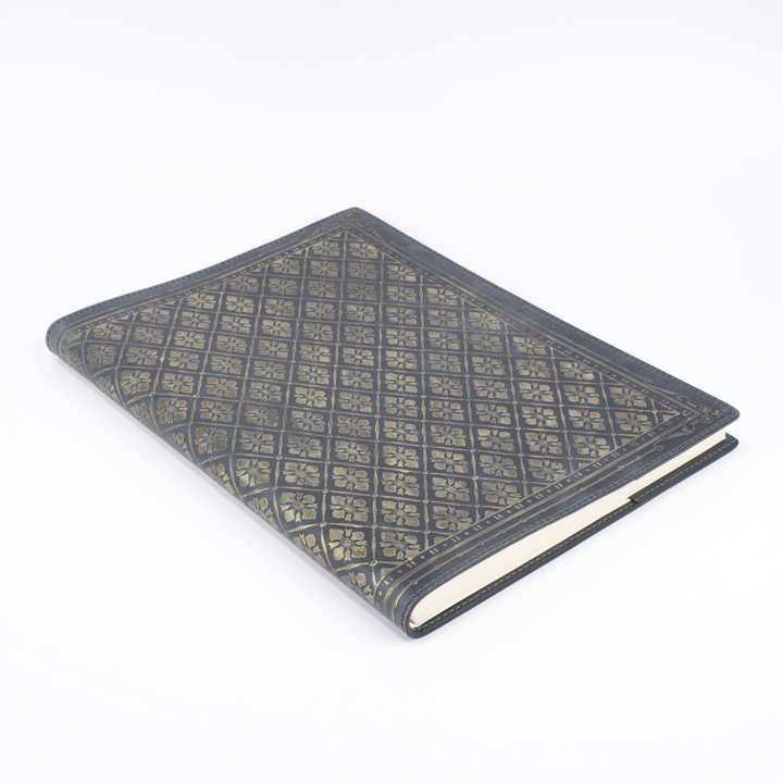 Naila Refillable Journal