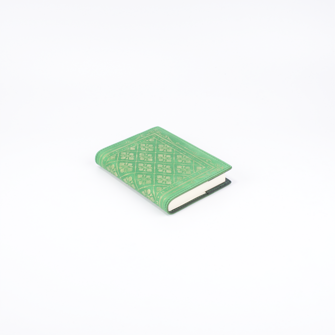 Naila Refillable Journal